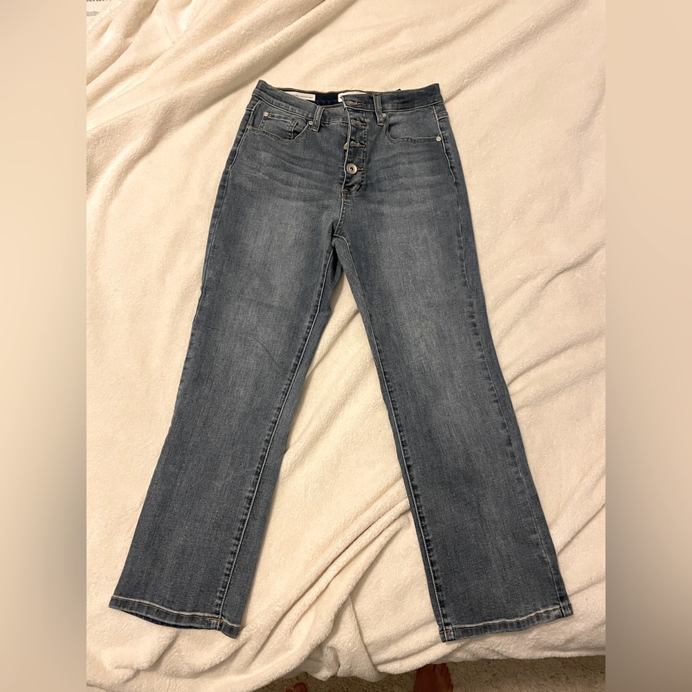 Tribal Jeans, Brooke high rise straight crop, size 6, never worn, retails $99